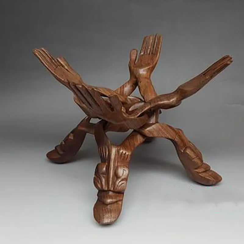 Serene Sculpture Wooden Luck Bearer Serveringsfad