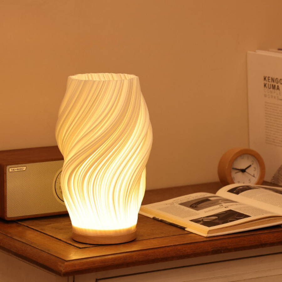 Modern Bordslampa med Dimmerfunktion och Skulptural Elegans