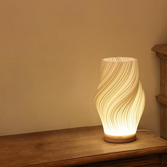 Moderne Bordlampe med Dæmpbart Lys og Skulpturel Elegance