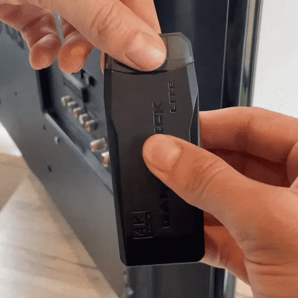Retro Spilkonsol i 4K med Dual Trådløs Controller og Stick Sæt