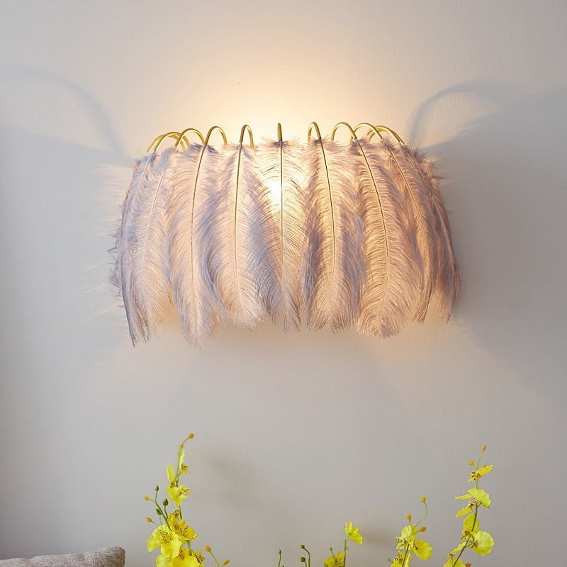 Elegant Vägglampa med Skandinavisk Design och Mjuk Belysning