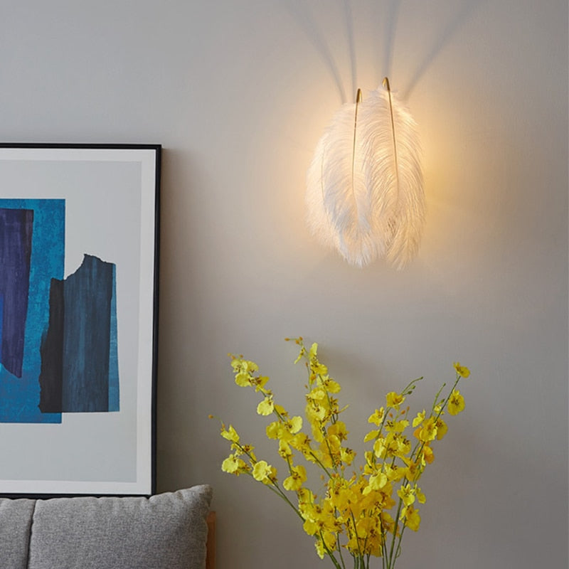 Elegant Vägglampa med Skandinavisk Design och Mjuk Belysning