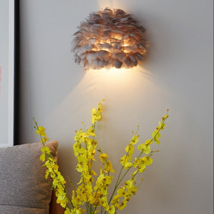 Elegant Vägglampa med Skandinavisk Design och Mjuk Belysning