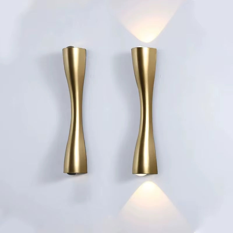 Elegant LED Væglampe med Pladsbesparende Design