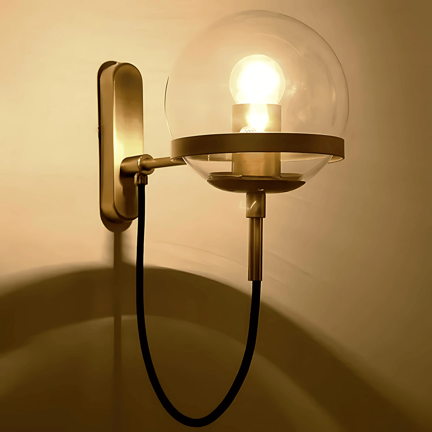 Elegant LED-vägglampa med energisparande ljusdesign