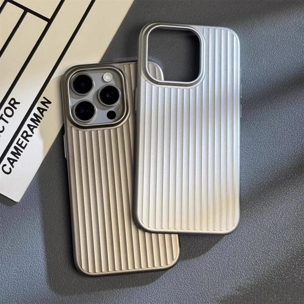 Titanium Cover til iPhone: Slankt Design med Stærk Beskyttelse