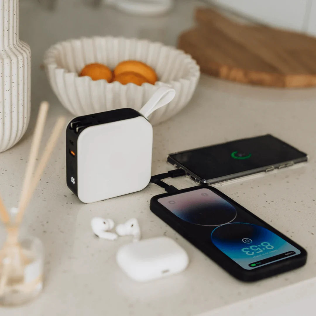 Kompakt Trådløs Powerbank – Hurtig Opladning Uden Kabler
