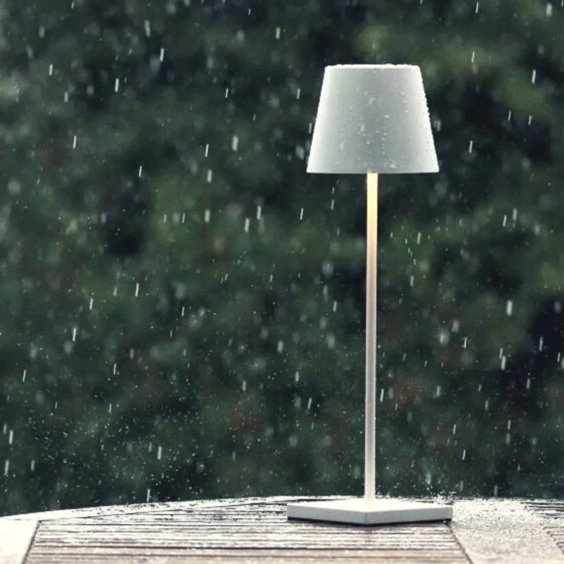 Trådløs LED-lampe med Berøringsfølsom Dæmpning og Vandafvisende Design