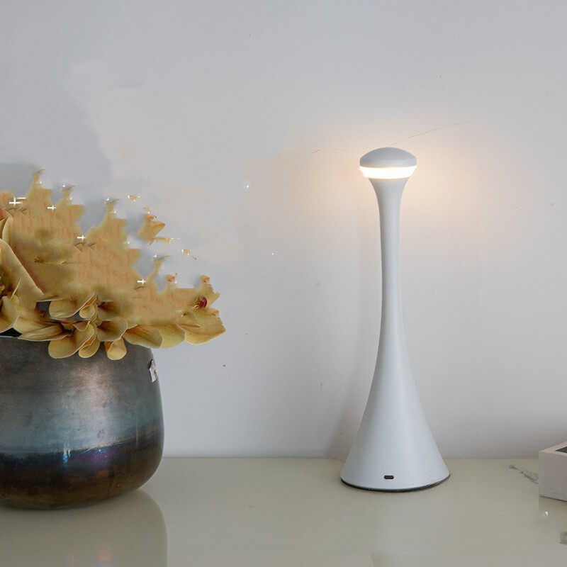 Snygg Uppladdningsbar Bordslampa med Trådlös Frihet