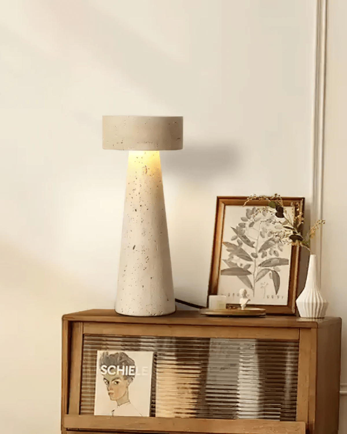Elegant travertinbordslampa | Kompakt design & mjuk belysning
