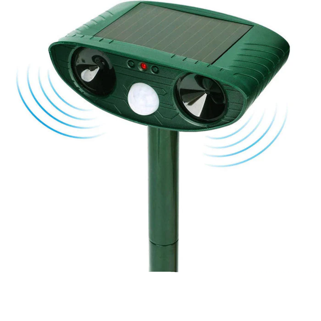 Soldriven djurskrämma med ultraljud och rörelsesensor