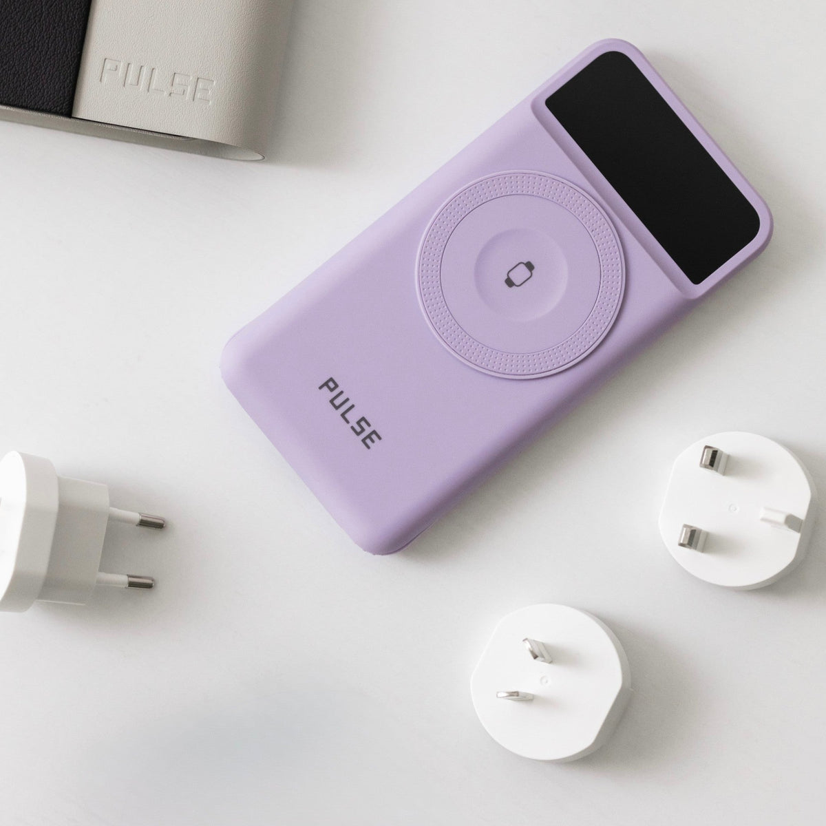 10.000 mAh Powerbank med Reiselader | 5-i-1 Qi Oplader med kabler