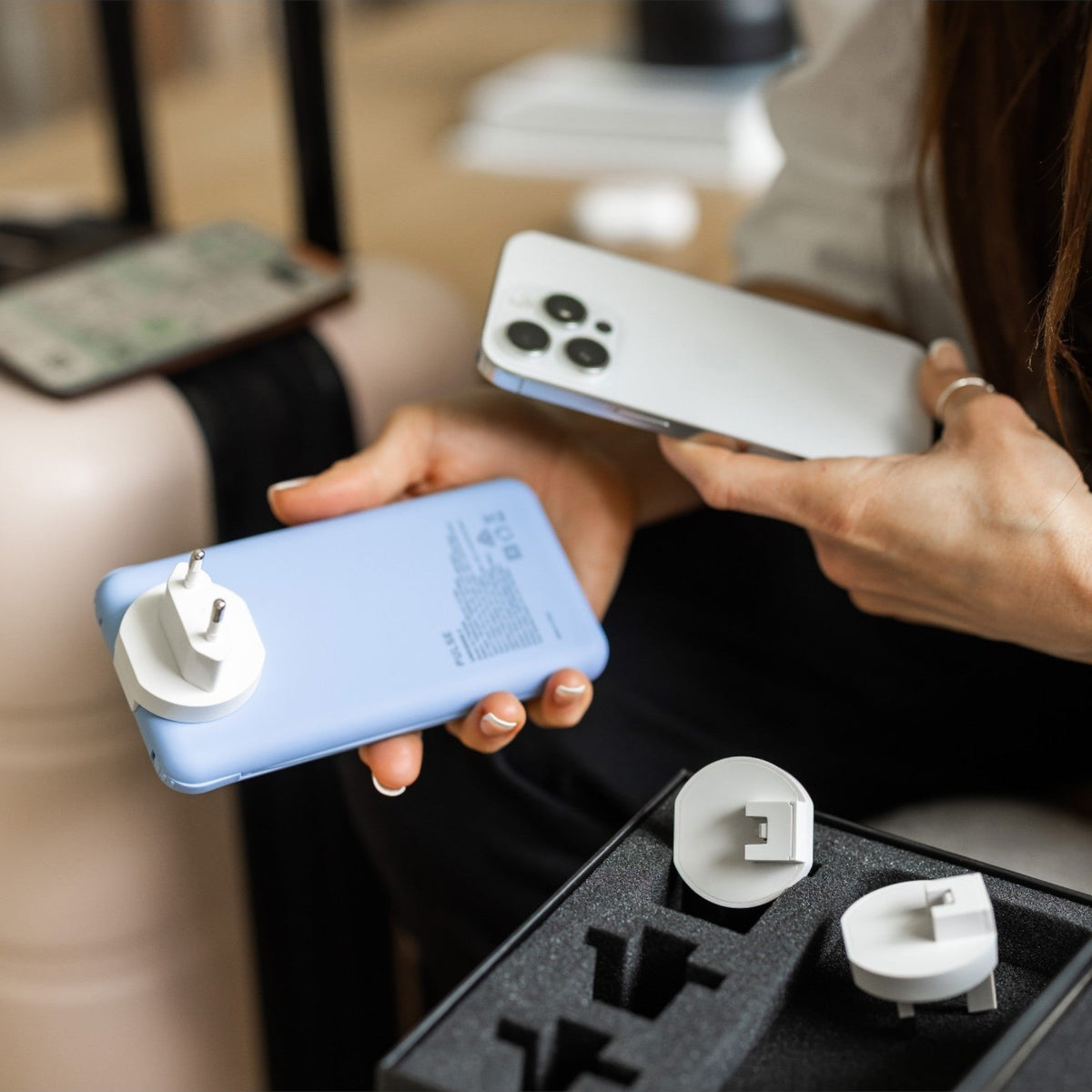 10.000 mAh Powerbank med Reiselader | 5-i-1 Qi Oplader med kabler