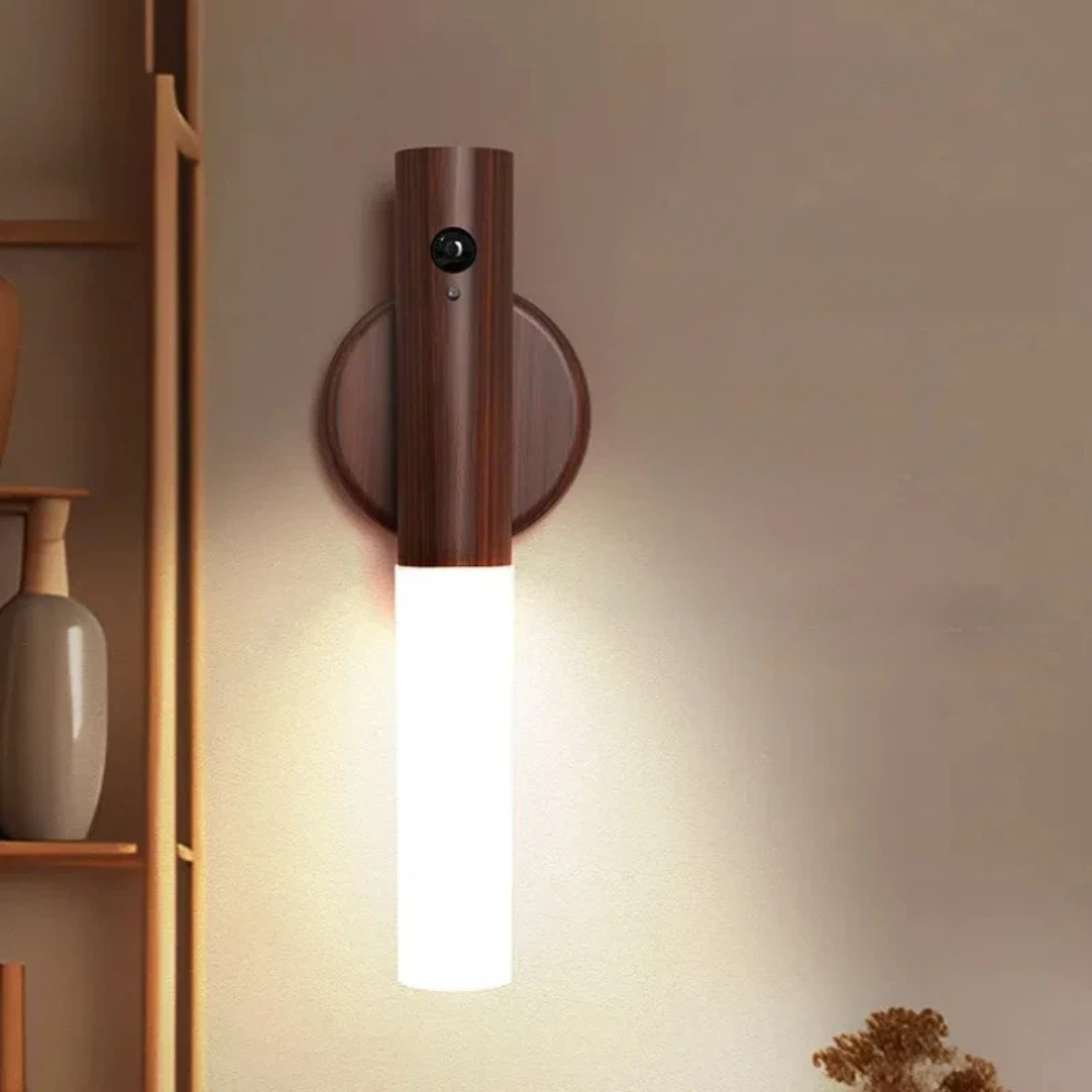 Smart LED Væglampe med Bevægelsessensor i Trædesign