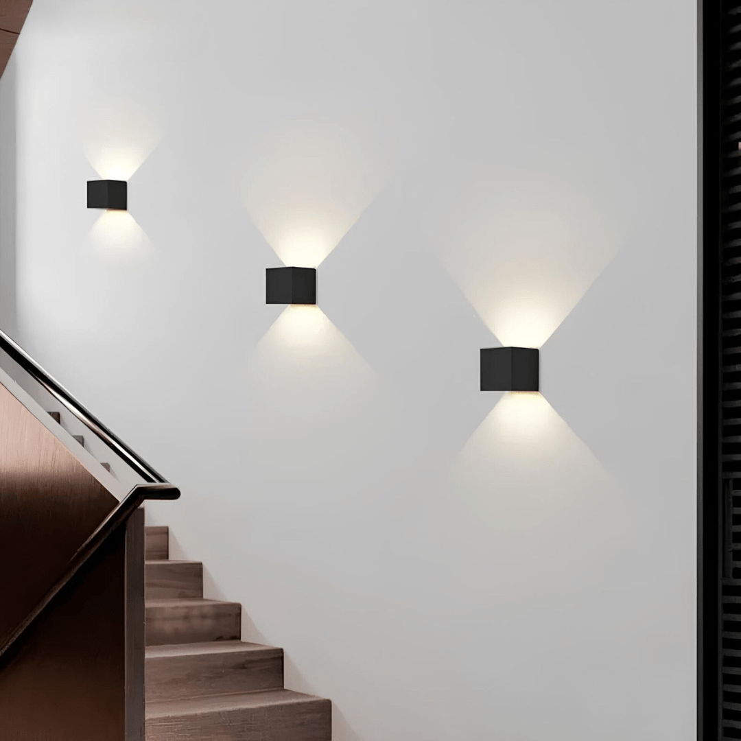 Elegant LED-væglampe med sensor for automatisk belysning