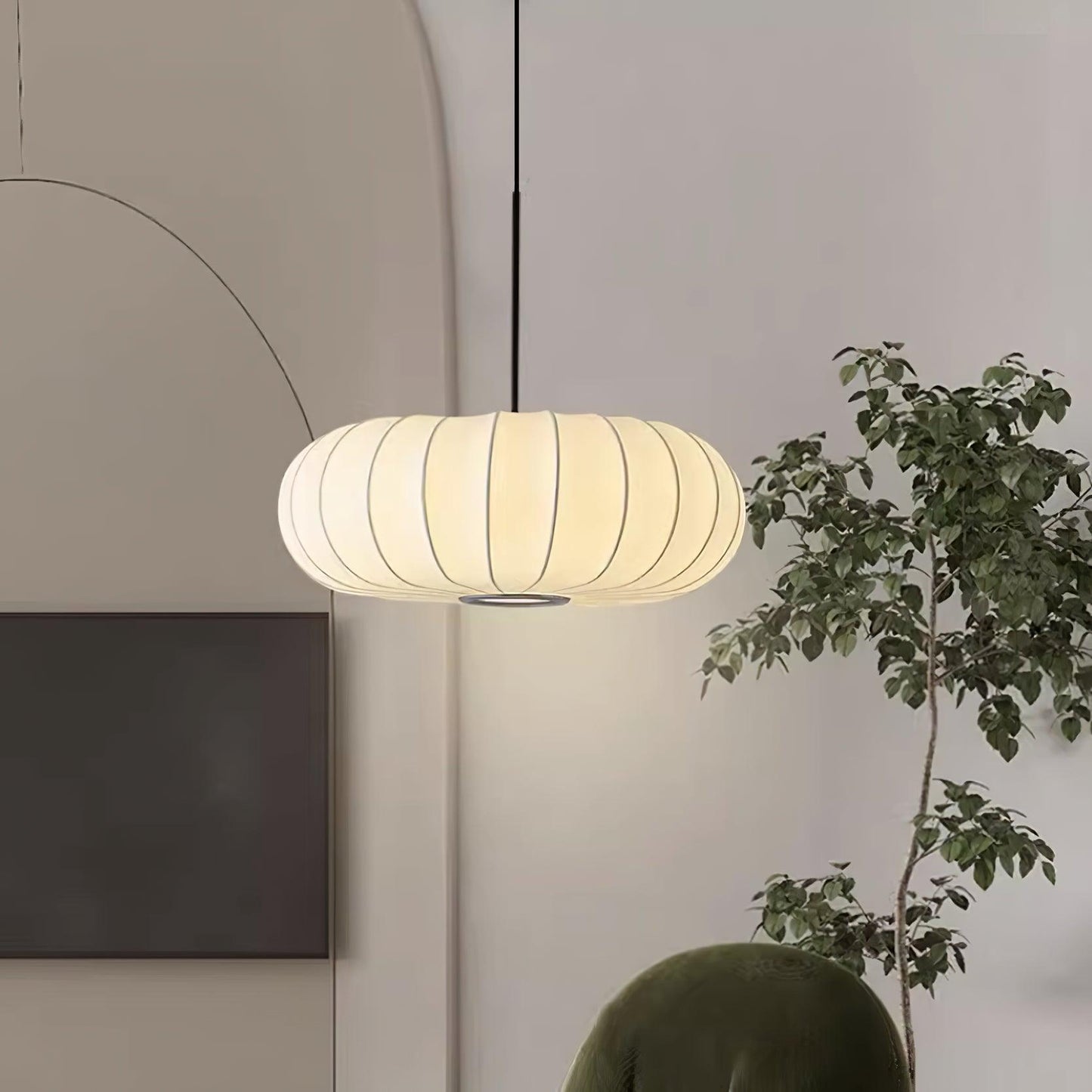Japansk Inspireret Pendel i Naturligt Stof og Metal