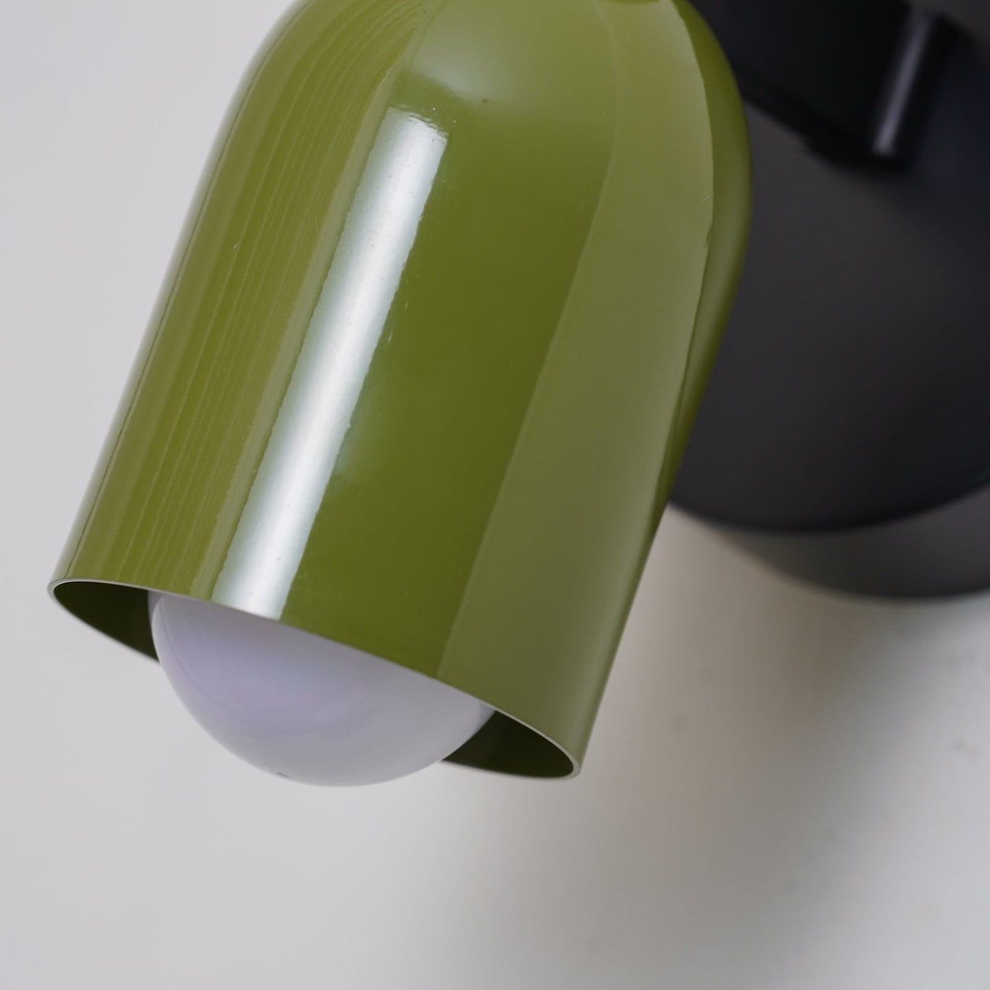 Elegant vintage vägglampa med dubbla ljus till det moderna hemmet