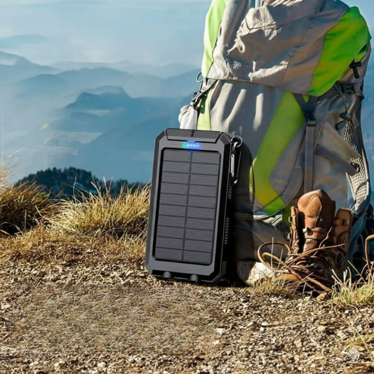 Vandtæt Solcelle Powerbank 30000mAh med Dobbelt USB – Perfekt til Friluftsliv