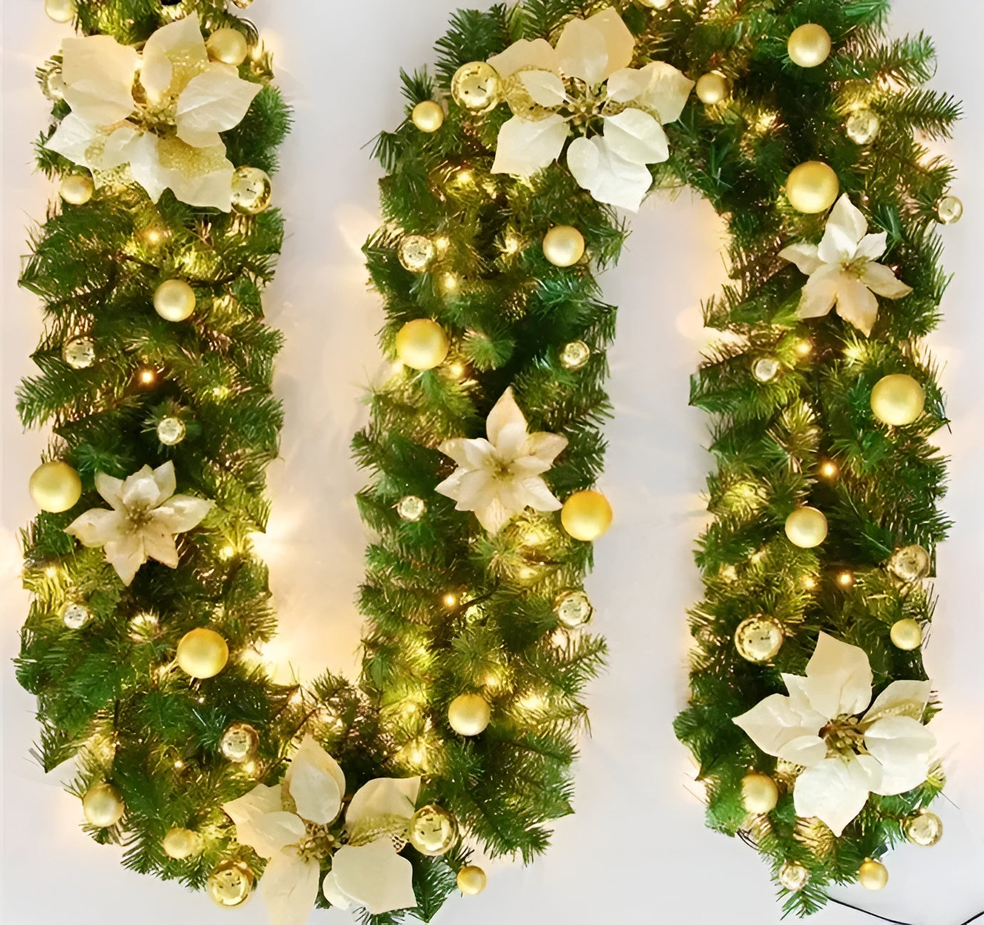 Festlig Rattangirlande med LED-lys – 270 cm Dekoration