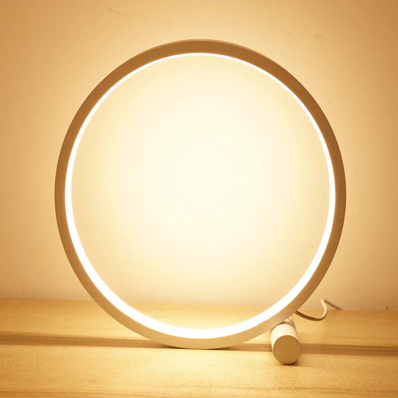 Moderne LED Natlampe med Justerbar Lysstyrke og Ringdesign