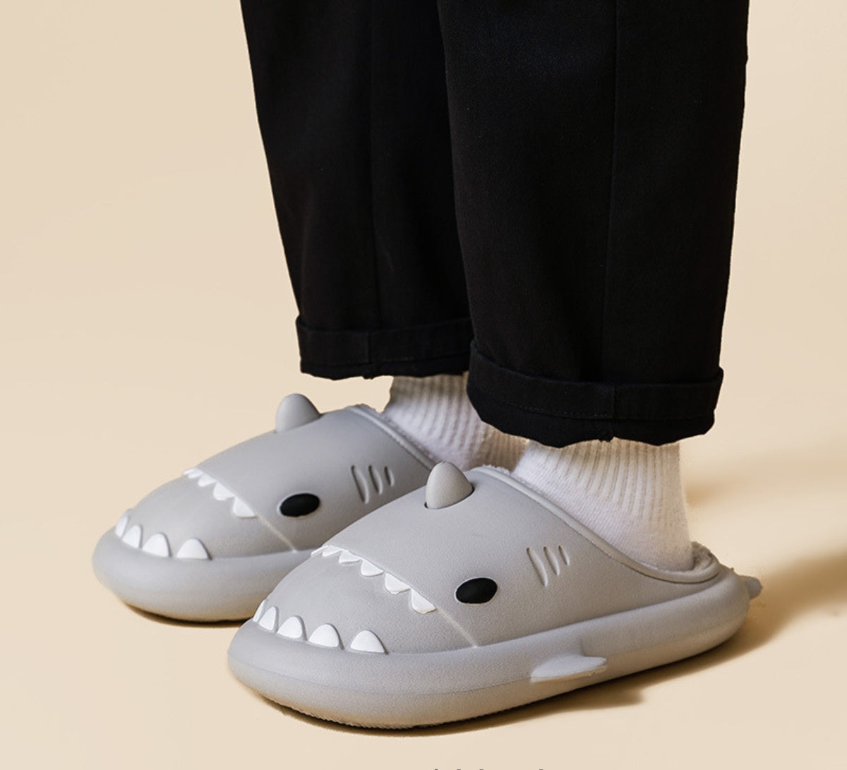 Komfortable sko i hajform til hele familien