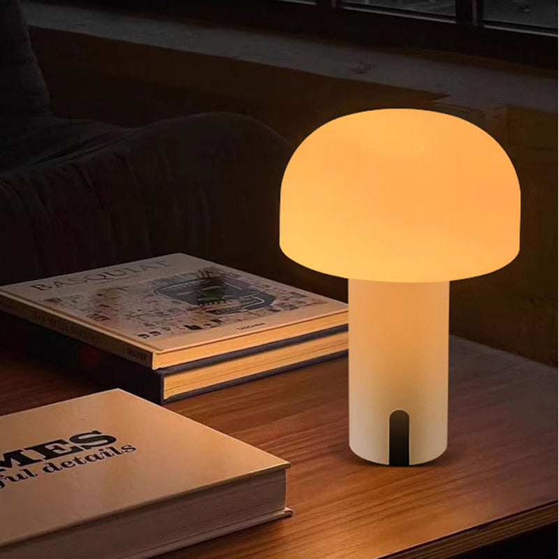Stilfuld trådløs bordlampe i svampedesign med dæmpefunktion