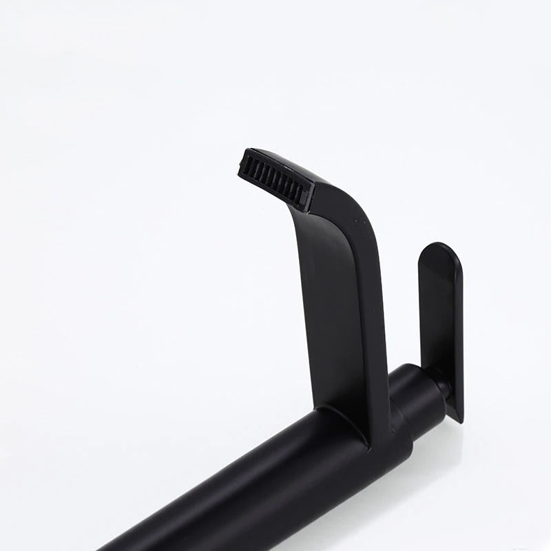 Elegant Mat Sort Vandhane med Enkel Greb og Moderne Design