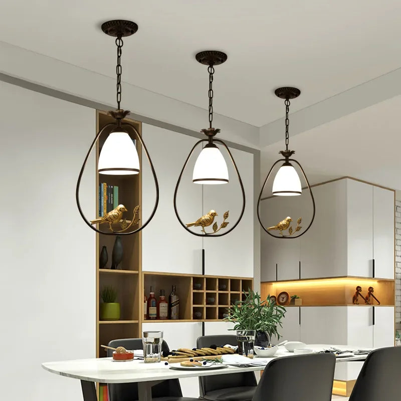 Modern Ljuskrona i Glas & Järn – Stilfull Elegans till Hemmet