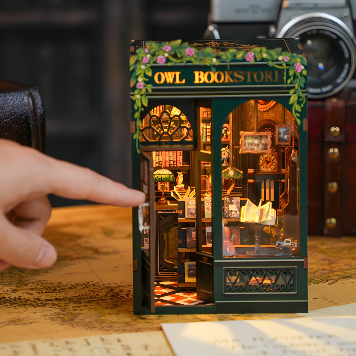 Miniature Bogbutik DIY – 3D Trækit med Belysning til Kreativ Dekoration