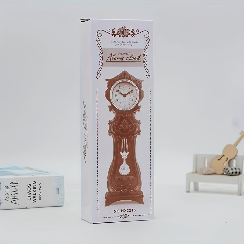 Elegant vintage penduluru med blomster – atmosfærisk dekoration til stuen eller kontoret