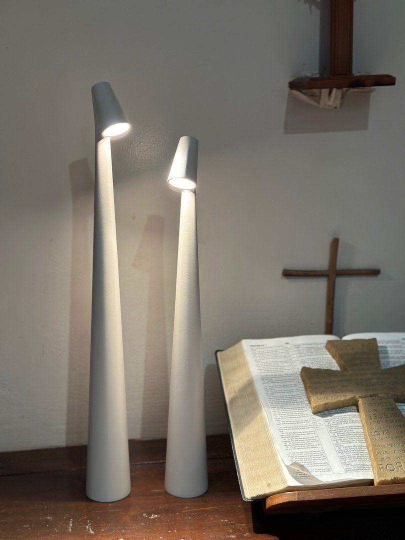 Trådløs LED Bordlampe i Rød Metal - Lang Batterilevetid