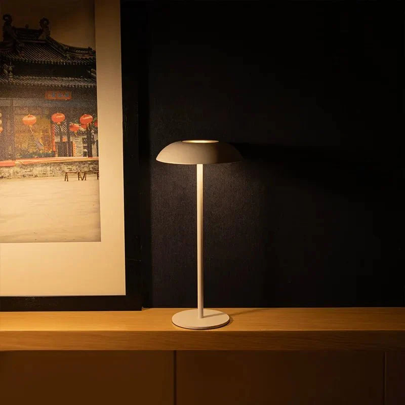 Stilfuld trådløs bordlampe med lang batterilevetid
