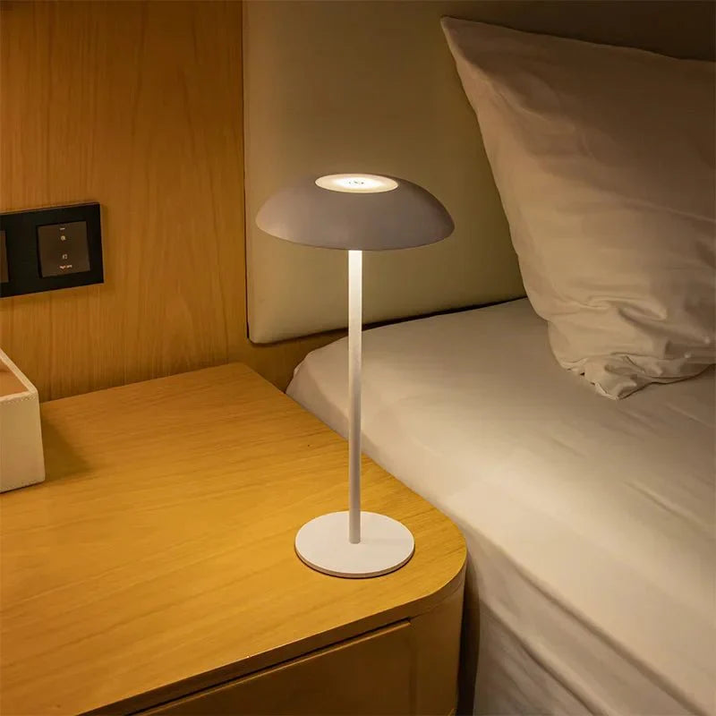 Stilfuld trådløs bordlampe med lang batterilevetid