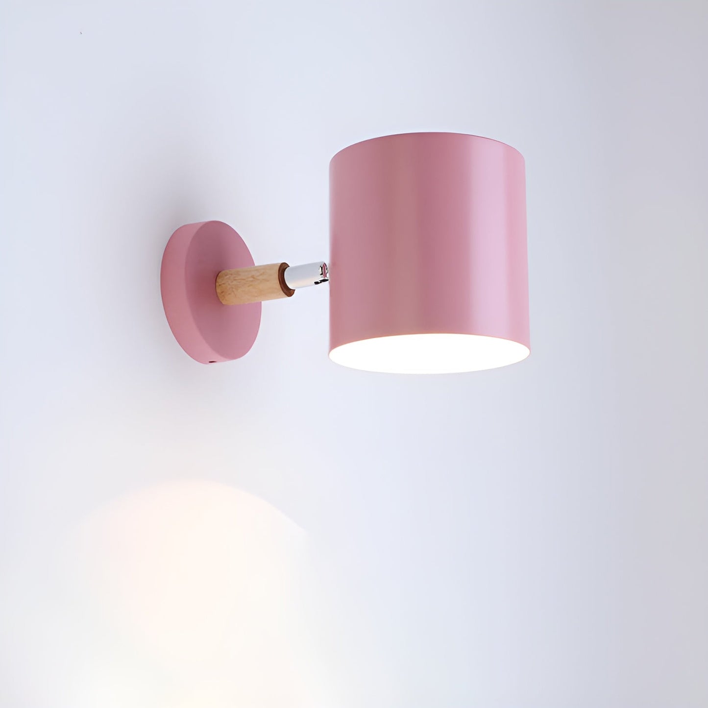 Elegant Pastel Væglampe – Justerbart Lys til Dit Hjem