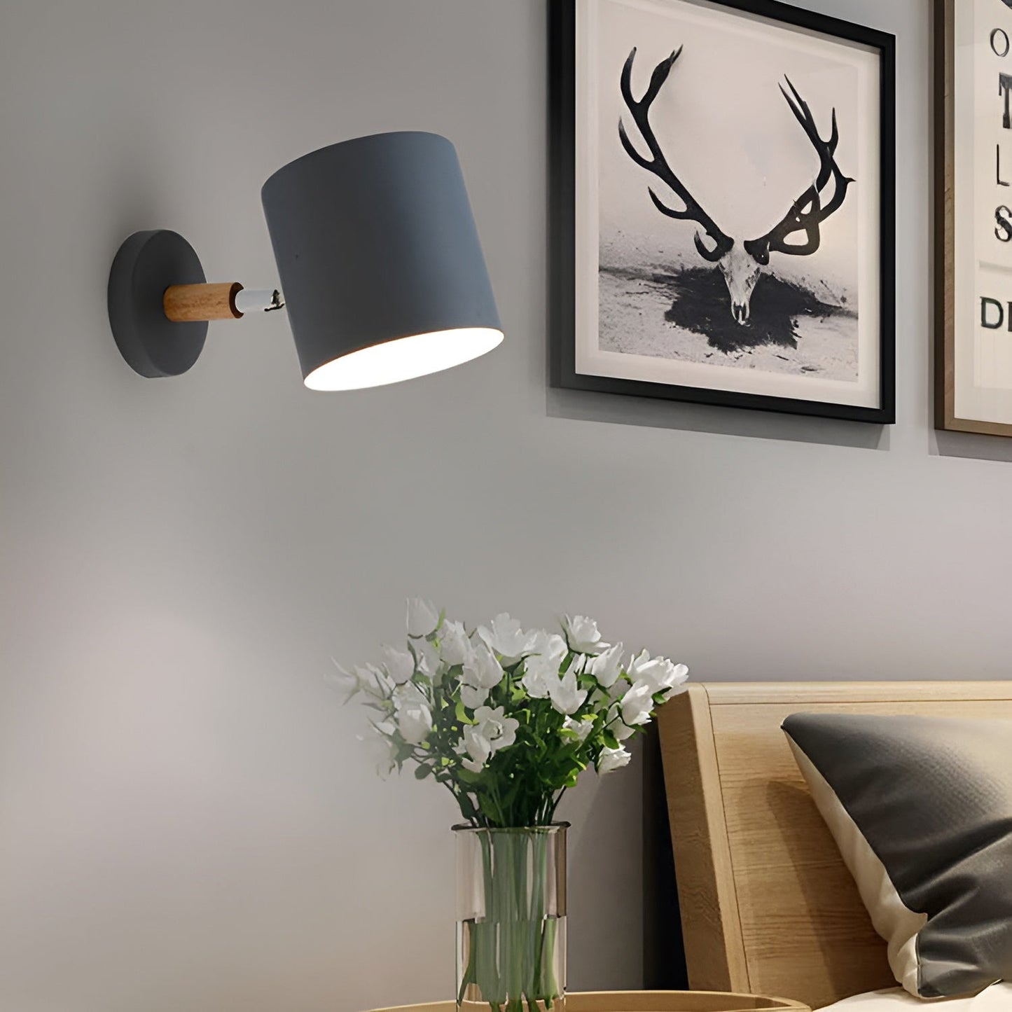 Elegant Pastel Væglampe – Justerbart Lys til Dit Hjem