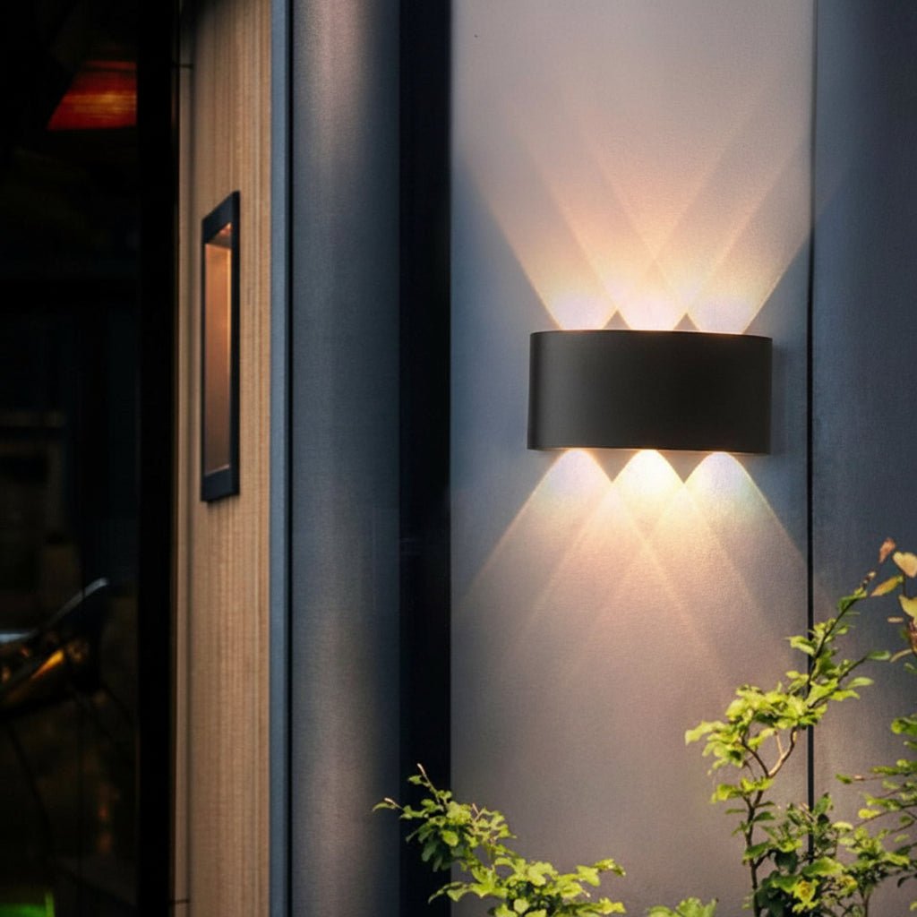 Moderne LED Udendørs Væglampe med Klar og Effektiv Belysning