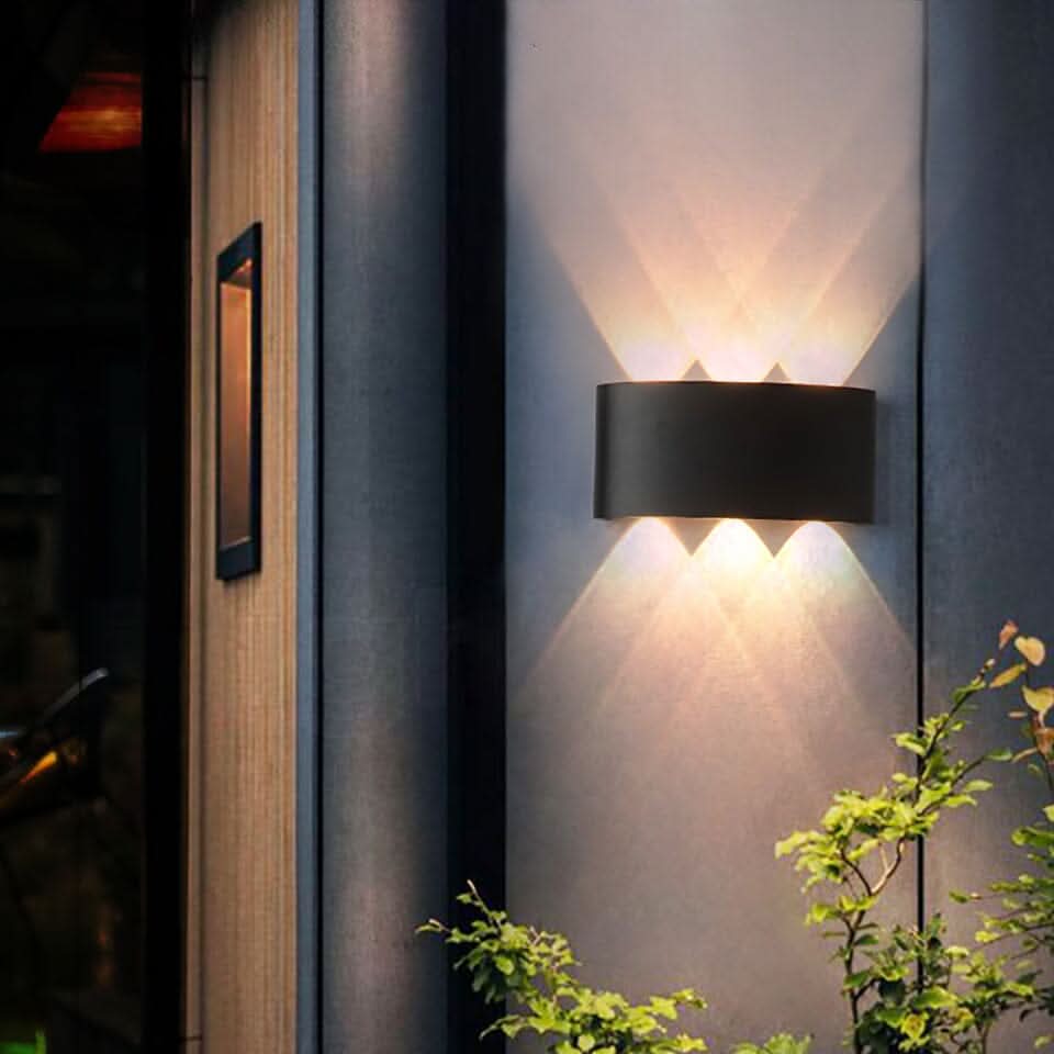 Vejrbestandig LED Væglampe til Udendørsbrug – Elegant Belysning i Aluminium