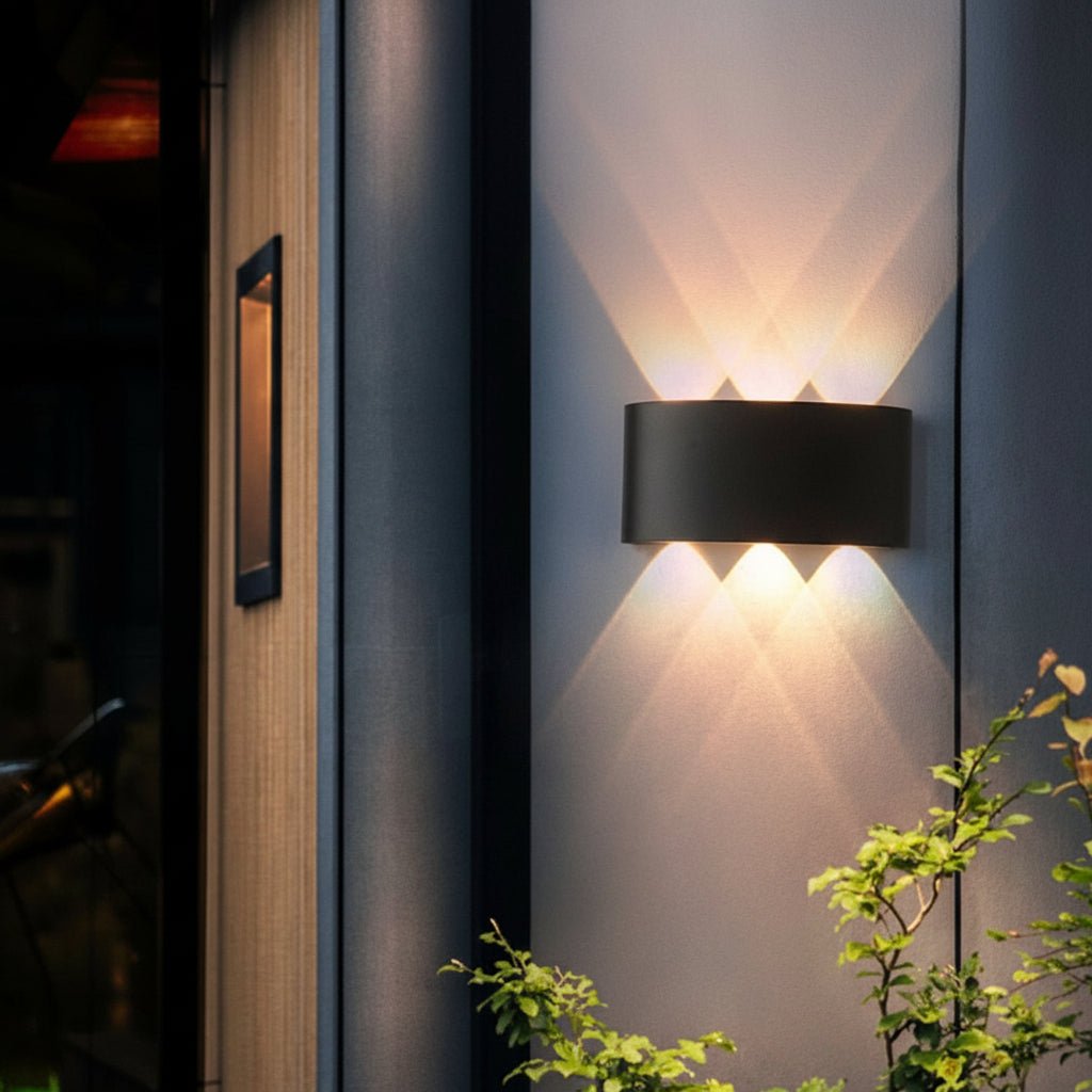 Moderne LED Udendørs Væglampe med Klar og Effektiv Belysning