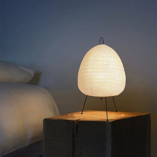 Japansk LED Bordlampe i Rispapir – Elegant og Energibesparende