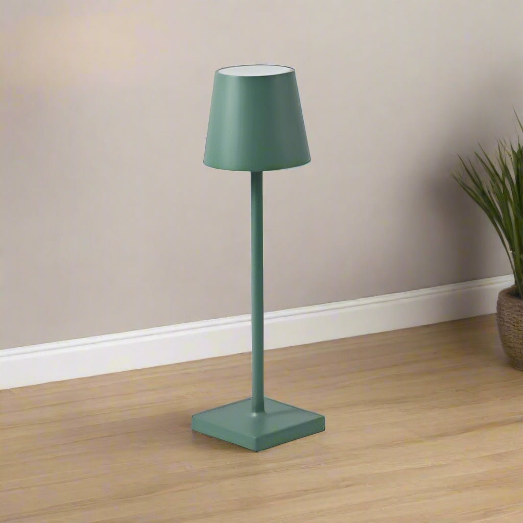 Trådløs LED-bordlampe med lang batterilevetid og fleksibilitet