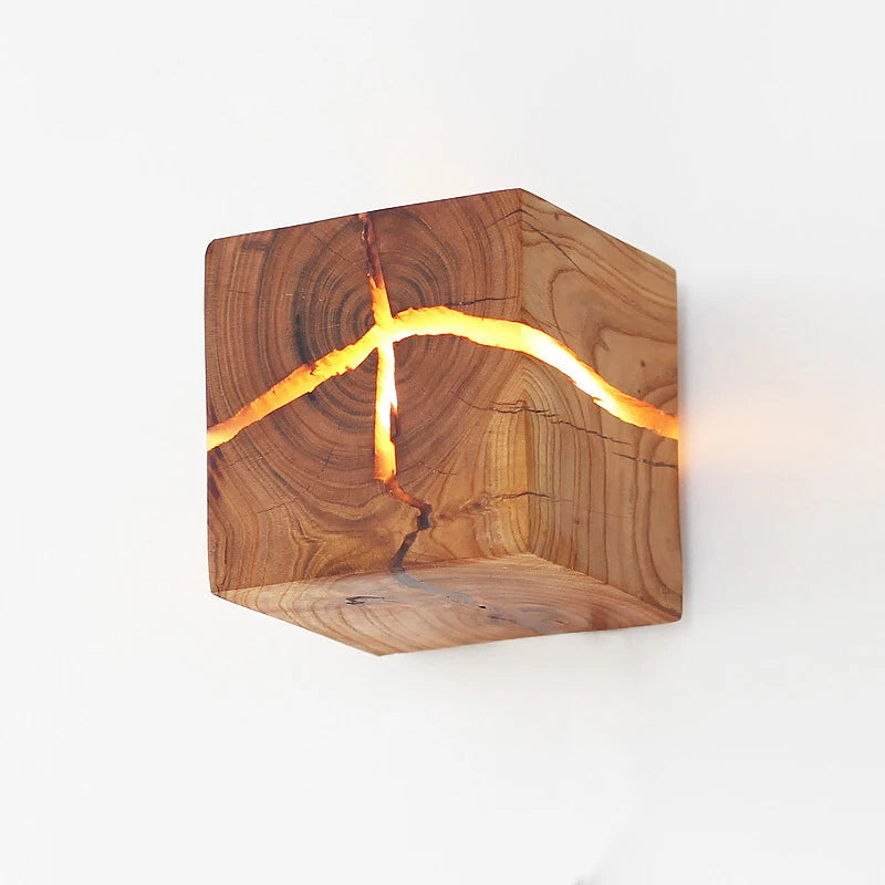 Handgjord Trälampa med Varm LED-belysning – Unik Design