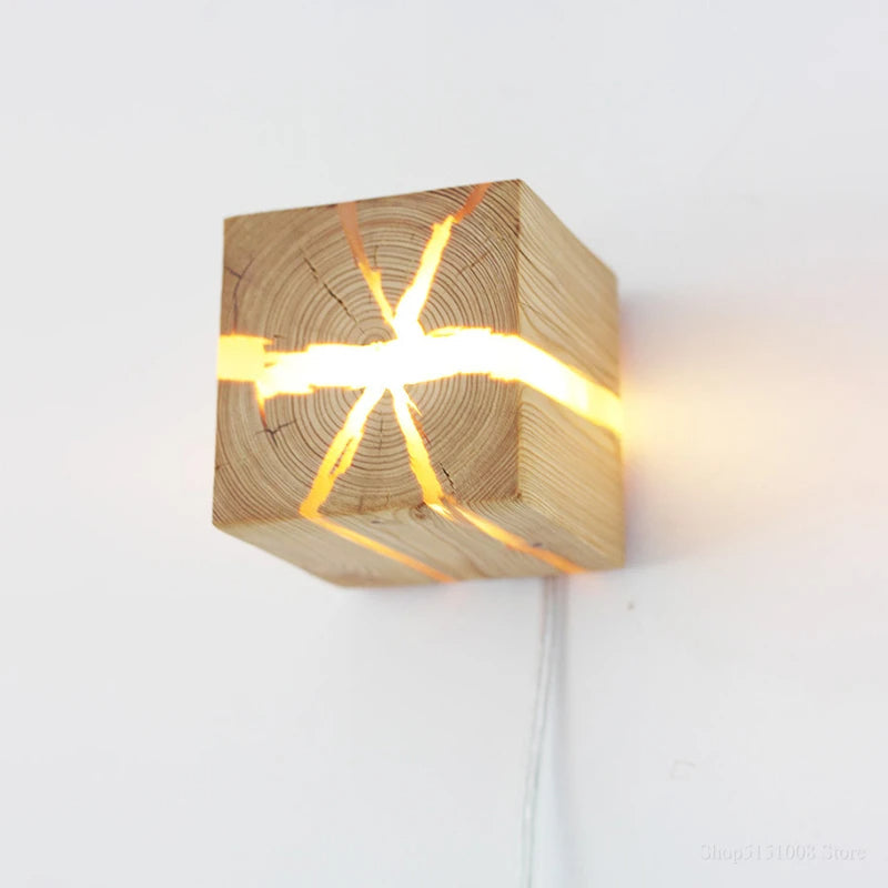 Handgjord Trälampa med Varm LED-belysning – Unik Design