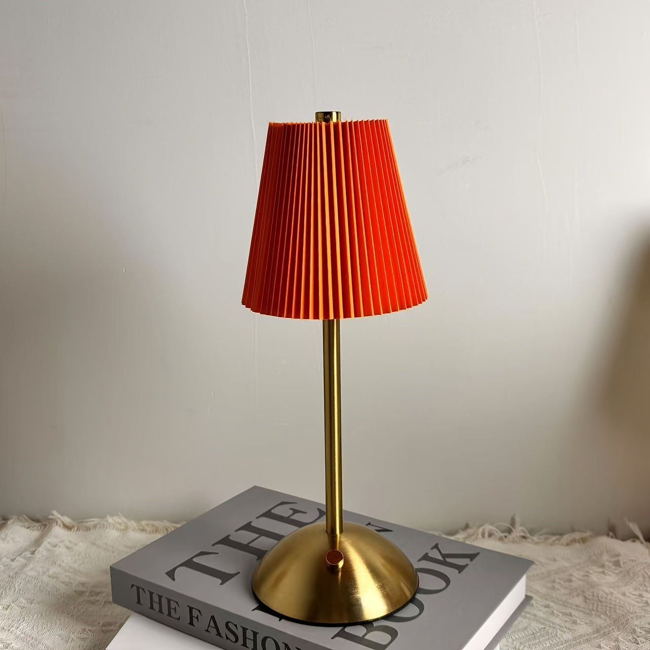 Stilfuld LED Bordlampe med Berøringskontrol & Genopladning