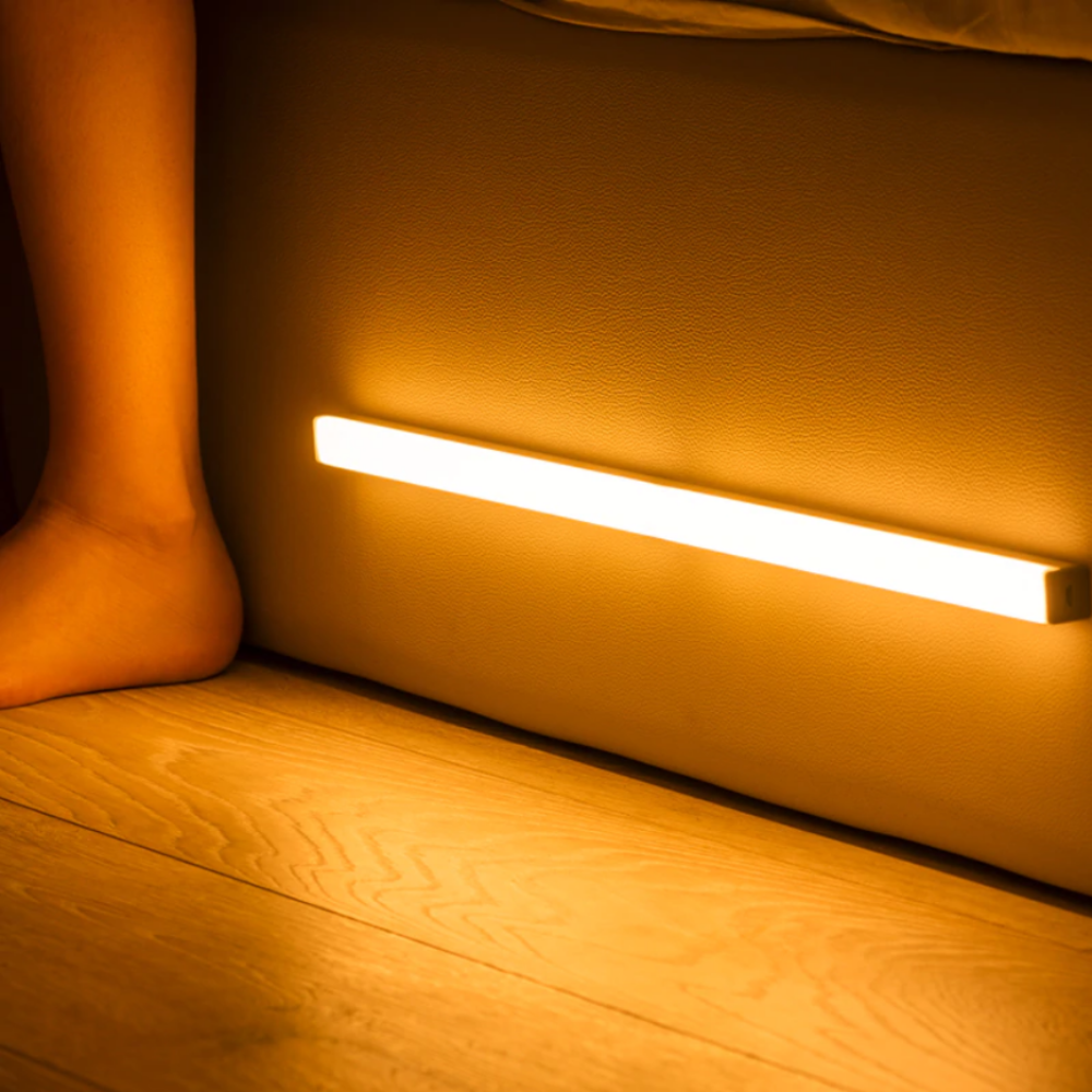 Smal LED-nattlampa med automatisk rörelsesensor