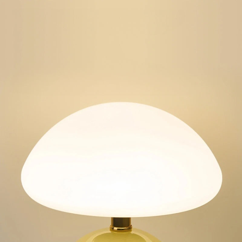 Modern sängbordslampa i creme med justerbart LED-ljus