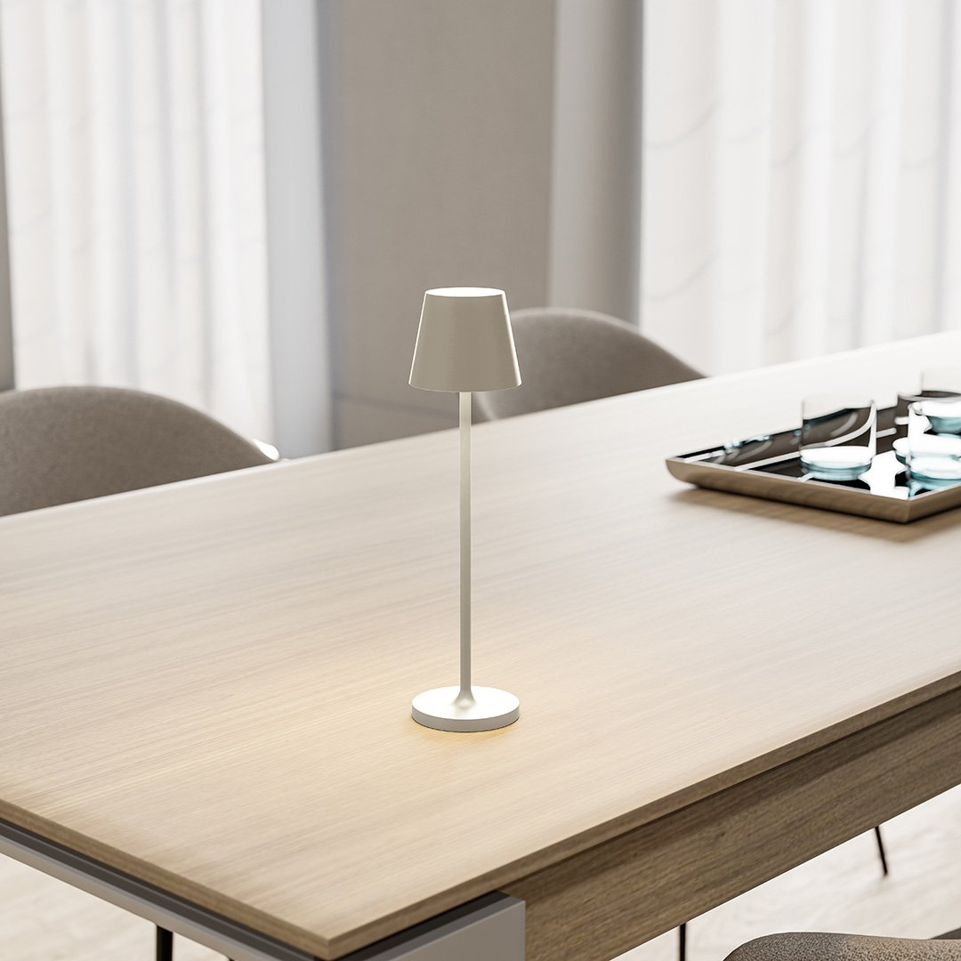 Bærbar LED-lampe med 10 timers trådløs lysoplevelse