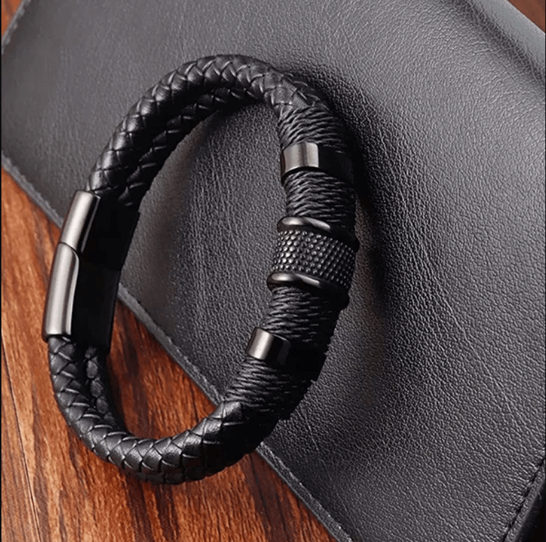 Elegant læderarmbånd med magnetisk lukning