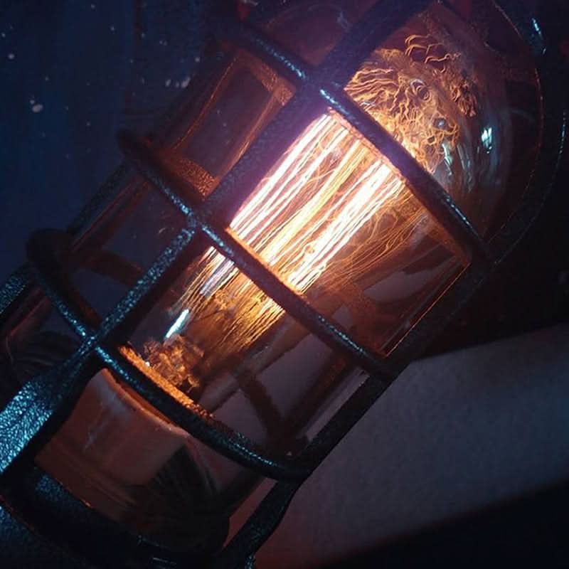 Steampunk-Rakete Tischlampe mit Flammenlicht-Effekt