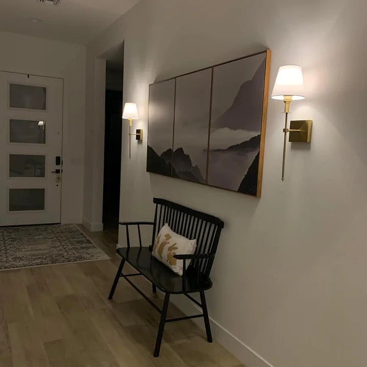 Uppladdningsbar Vägglampa med Tygtak – Elegant och Sladdlös