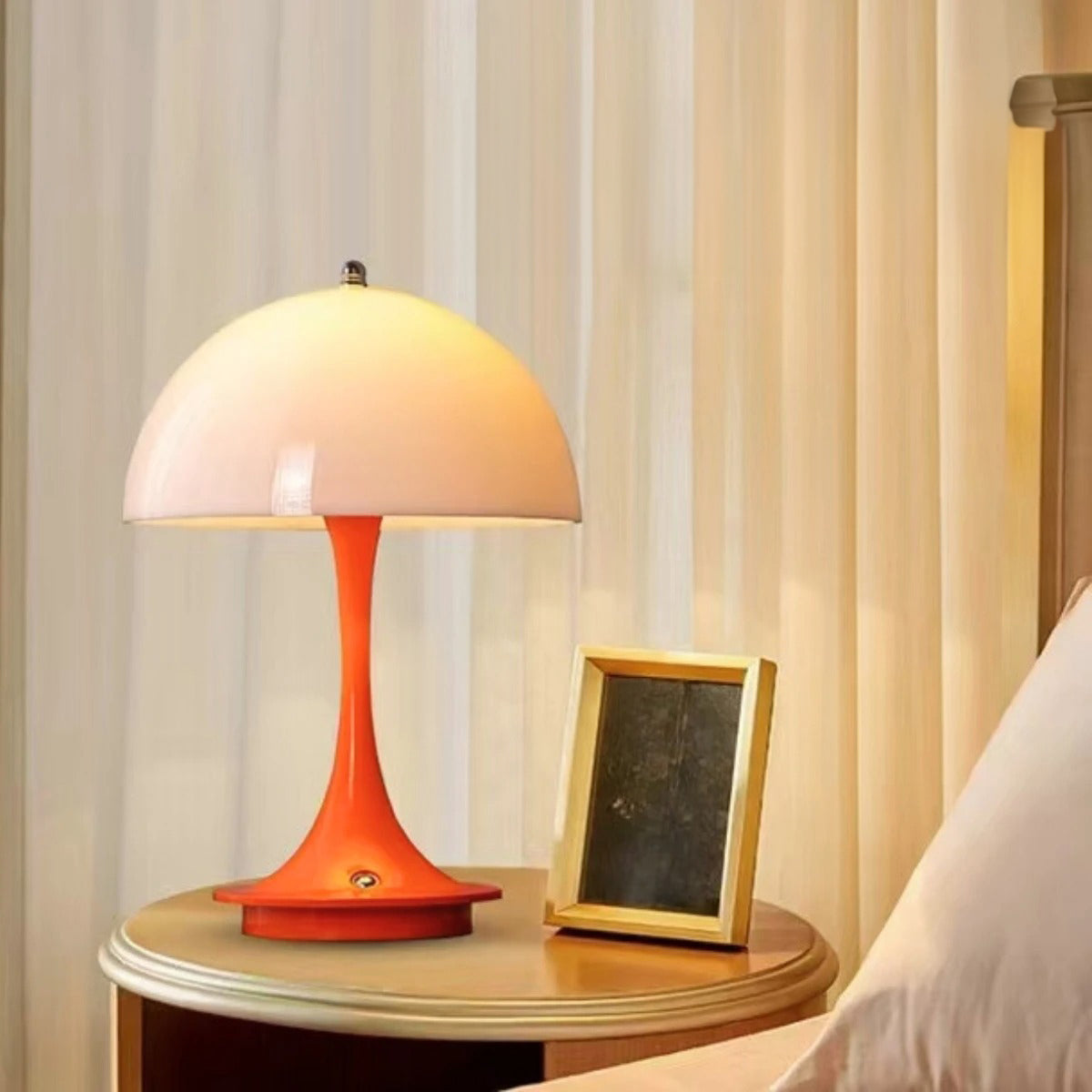 Elegant Berøringslampe LED – Stilfuldt og Trådløst Design